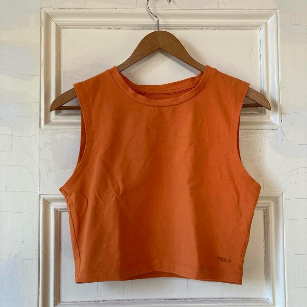 Aritzia TNA orange cropped tank top stretchy M